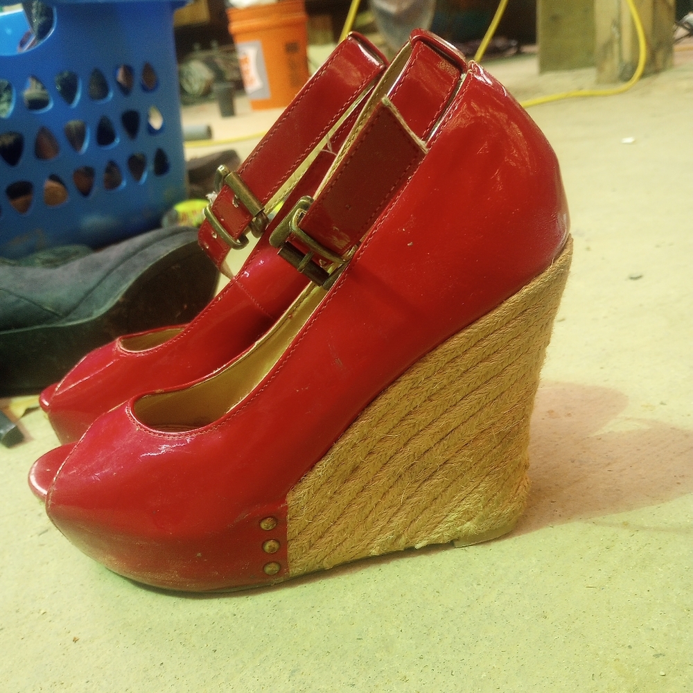 Gorgeous Red wedges